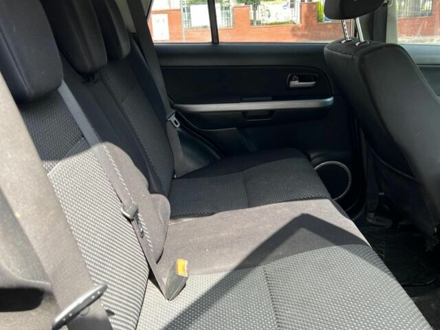 Серый Сузуки Гранд Витара, объемом двигателя 0 л и пробегом 273 тыс. км за 2500 $, фото 6 на Automoto.ua