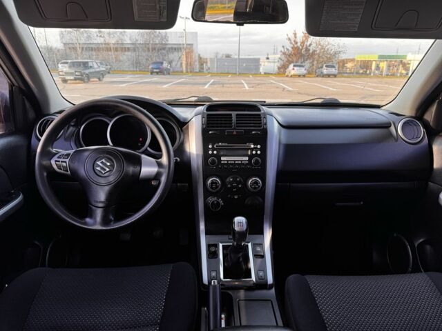 Сірий Сузукі Гранд Вітара, об'ємом двигуна 2 л та пробігом 139 тис. км за 6400 $, фото 7 на Automoto.ua