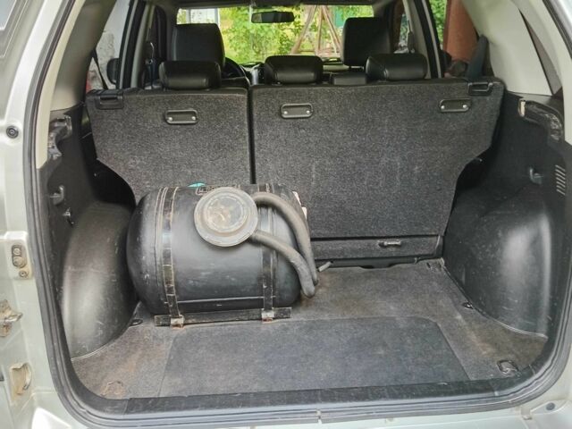 Серый Сузуки Гранд Витара, объемом двигателя 2 л и пробегом 250 тыс. км за 5900 $, фото 10 на Automoto.ua