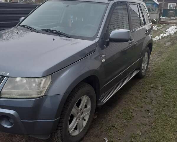 Серый Сузуки Гранд Витара, объемом двигателя 1.87 л и пробегом 250 тыс. км за 8300 $, фото 2 на Automoto.ua