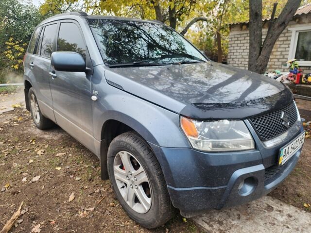 Серый Сузуки Гранд Витара, объемом двигателя 2.7 л и пробегом 200 тыс. км за 8000 $, фото 2 на Automoto.ua