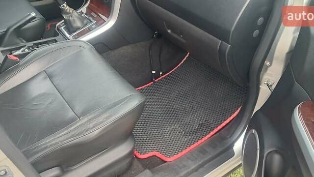 Сірий Сузукі Гранд Вітара, об'ємом двигуна 2 л та пробігом 279 тис. км за 7700 $, фото 8 на Automoto.ua