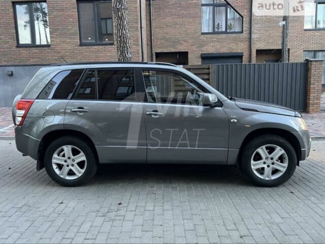 Серый Сузуки Гранд Витара, объемом двигателя 2.7 л и пробегом 202 тыс. км за 8700 $, фото 2 на Automoto.ua