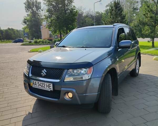 Серый Сузуки Гранд Витара, объемом двигателя 2.7 л и пробегом 234 тыс. км за 7600 $, фото 2 на Automoto.ua