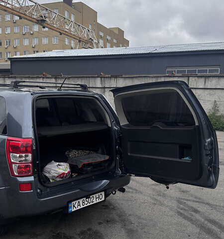 Сірий Сузукі Гранд Вітара, об'ємом двигуна 2.74 л та пробігом 125 тис. км за 9800 $, фото 20 на Automoto.ua