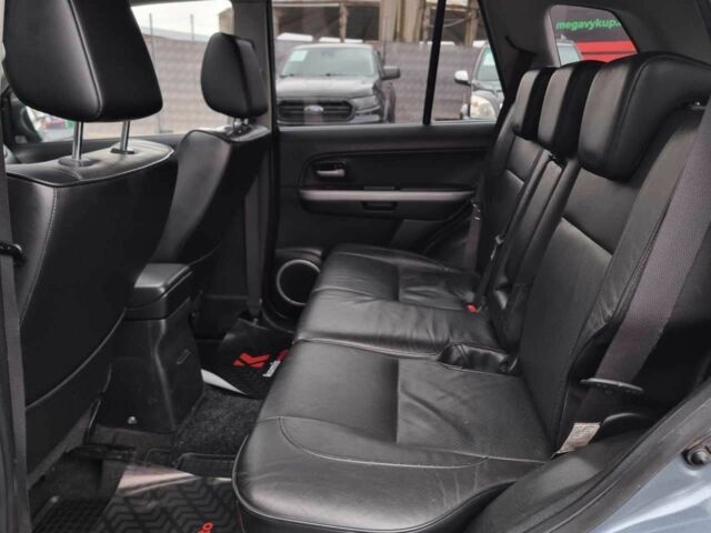 Серый Сузуки Гранд Витара, объемом двигателя 2 л и пробегом 210 тыс. км за 6999 $, фото 10 на Automoto.ua