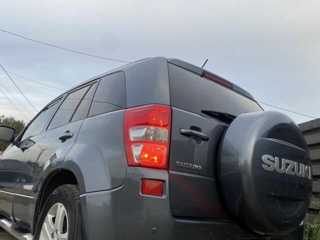 Сірий Сузукі Гранд Вітара, об'ємом двигуна 2 л та пробігом 198 тис. км за 6900 $, фото 12 на Automoto.ua
