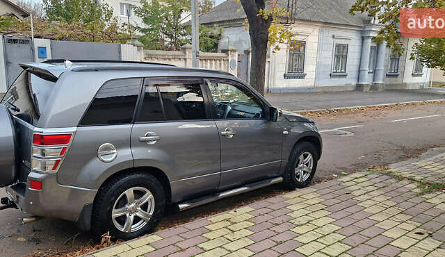 Серый Сузуки Гранд Витара, объемом двигателя 2.7 л и пробегом 118 тыс. км за 7400 $, фото 7 на Automoto.ua