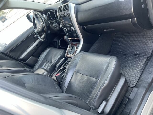 Серый Сузуки Гранд Витара, объемом двигателя 2.7 л и пробегом 196 тыс. км за 8000 $, фото 2 на Automoto.ua