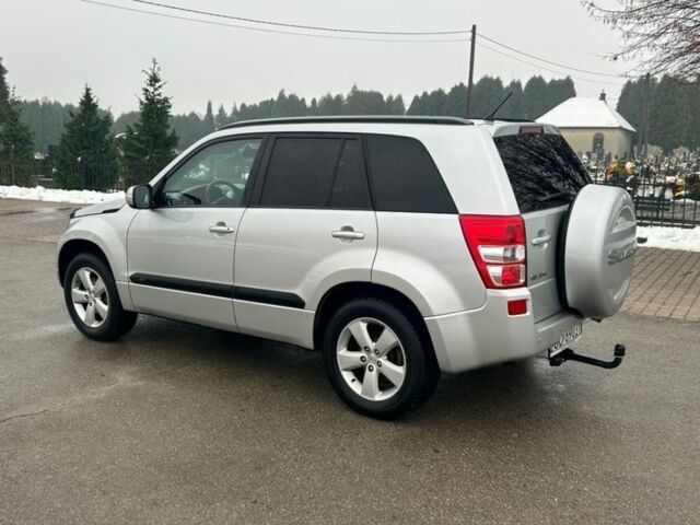 Сірий Сузукі Гранд Вітара, об'ємом двигуна 2 л та пробігом 246 тис. км за 3500 $, фото 6 на Automoto.ua