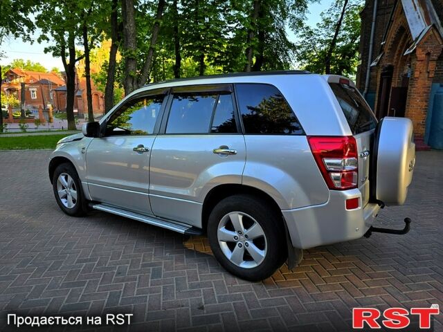 Серый Сузуки Гранд Витара, объемом двигателя 2.7 л и пробегом 240 тыс. км за 7999 $, фото 3 на Automoto.ua