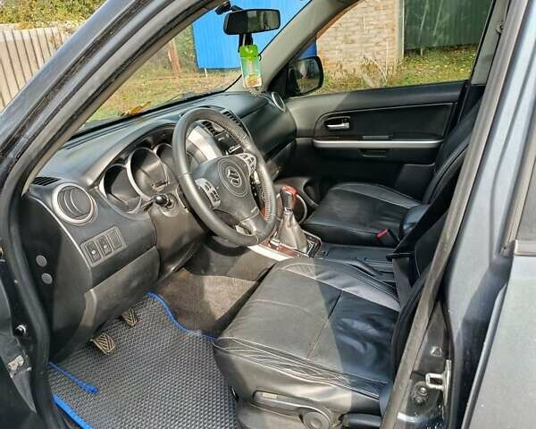 Сірий Сузукі Гранд Вітара, об'ємом двигуна 2 л та пробігом 339 тис. км за 6900 $, фото 7 на Automoto.ua