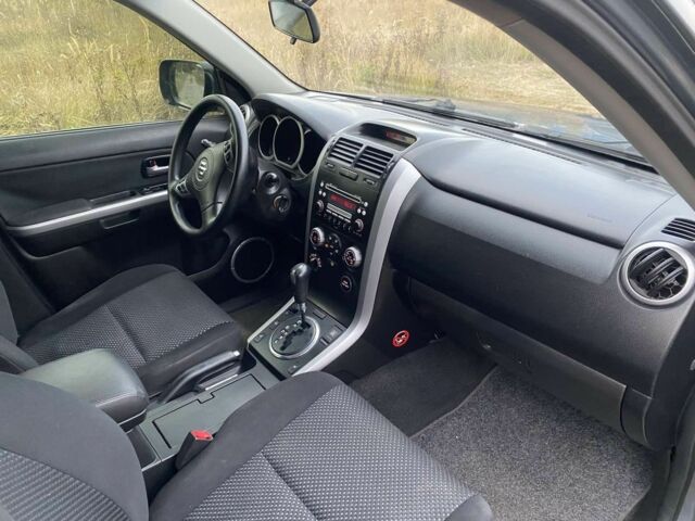 Сірий Сузукі Гранд Вітара, об'ємом двигуна 2 л та пробігом 198 тис. км за 6900 $, фото 13 на Automoto.ua