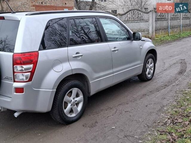 Серый Сузуки Гранд Витара, объемом двигателя 1.87 л и пробегом 248 тыс. км за 6950 $, фото 2 на Automoto.ua