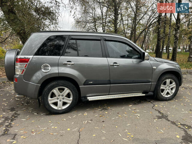 Серый Сузуки Гранд Витара, объемом двигателя 2 л и пробегом 89 тыс. км за 8000 $, фото 10 на Automoto.ua