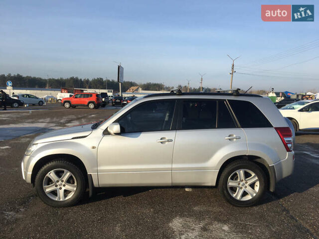Серый Сузуки Гранд Витара, объемом двигателя 2 л и пробегом 400 тыс. км за 9750 $, фото 1 на Automoto.ua