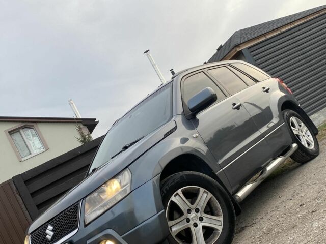 Сірий Сузукі Гранд Вітара, об'ємом двигуна 2 л та пробігом 198 тис. км за 6900 $, фото 2 на Automoto.ua