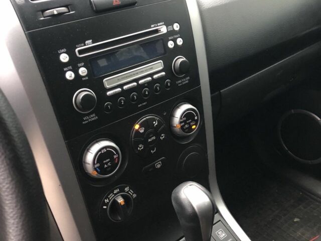 Серый Сузуки Гранд Витара, объемом двигателя 2 л и пробегом 115 тыс. км за 8600 $, фото 7 на Automoto.ua