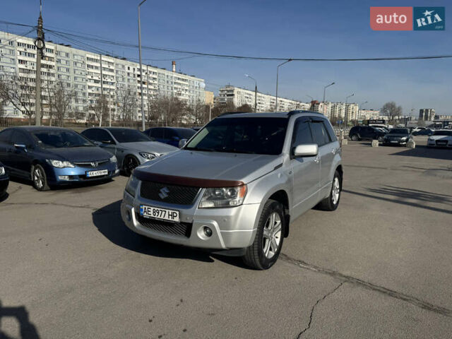 Сірий Сузукі Гранд Вітара, об'ємом двигуна 2.74 л та пробігом 280 тис. км за 5500 $, фото 1 на Automoto.ua