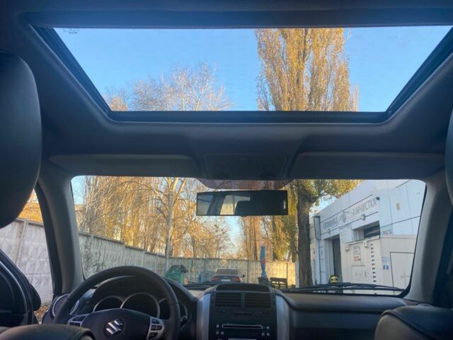 Серый Сузуки Гранд Витара, объемом двигателя 2 л и пробегом 250 тыс. км за 6500 $, фото 7 на Automoto.ua