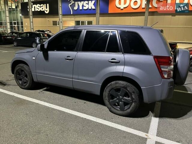 Серый Сузуки Гранд Витара, объемом двигателя 1.9 л и пробегом 219 тыс. км за 6600 $, фото 1 на Automoto.ua