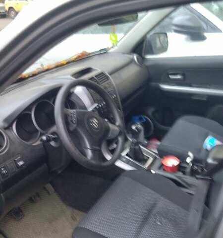 Серый Сузуки Гранд Витара, объемом двигателя 1.9 л и пробегом 275 тыс. км за 4600 $, фото 7 на Automoto.ua