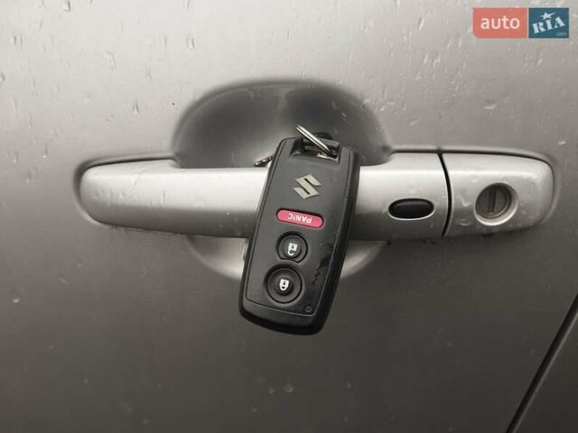 Серый Сузуки Гранд Витара, объемом двигателя 2.74 л и пробегом 215 тыс. км за 6700 $, фото 7 на Automoto.ua