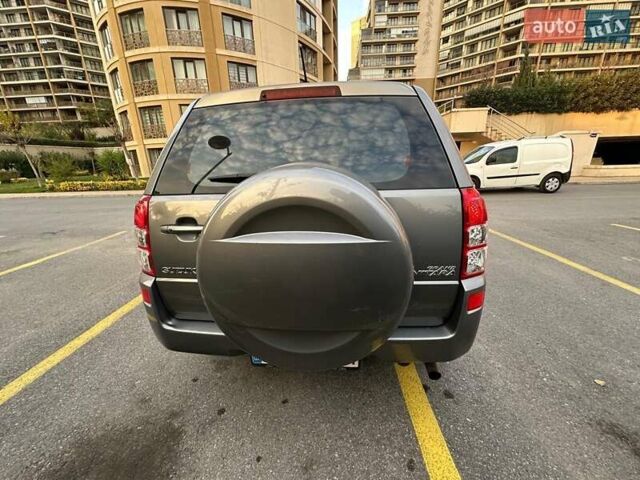 Серый Сузуки Гранд Витара, объемом двигателя 2 л и пробегом 120 тыс. км за 8200 $, фото 2 на Automoto.ua