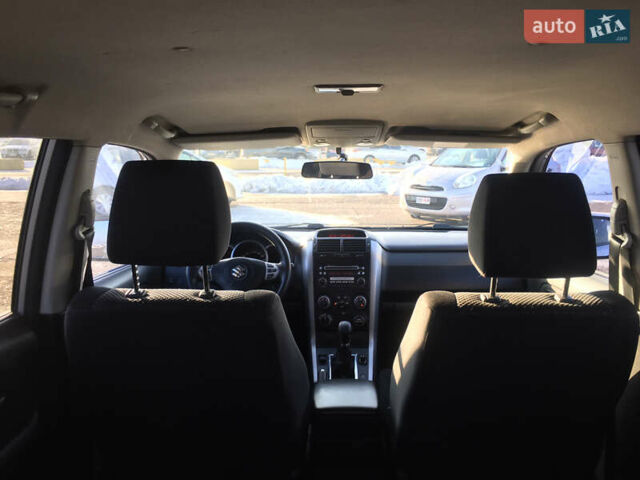 Серый Сузуки Гранд Витара, объемом двигателя 2 л и пробегом 400 тыс. км за 9750 $, фото 7 на Automoto.ua