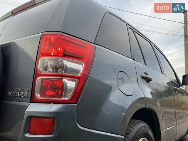 Сірий Сузукі Гранд Вітара, об'ємом двигуна 2 л та пробігом 197 тис. км за 6800 $, фото 15 на Automoto.ua
