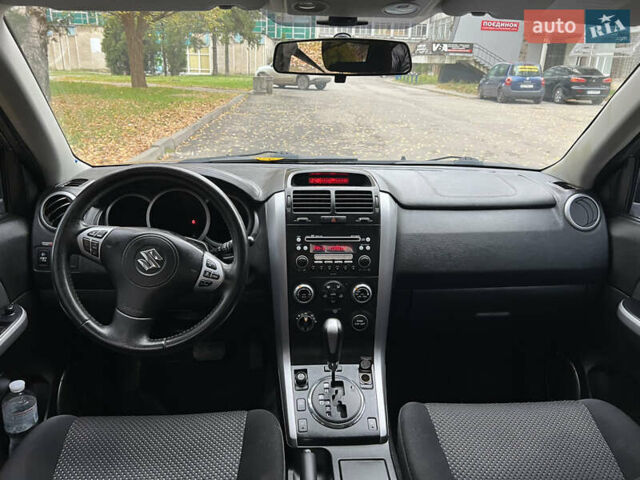 Серый Сузуки Гранд Витара, объемом двигателя 2 л и пробегом 89 тыс. км за 8000 $, фото 2 на Automoto.ua