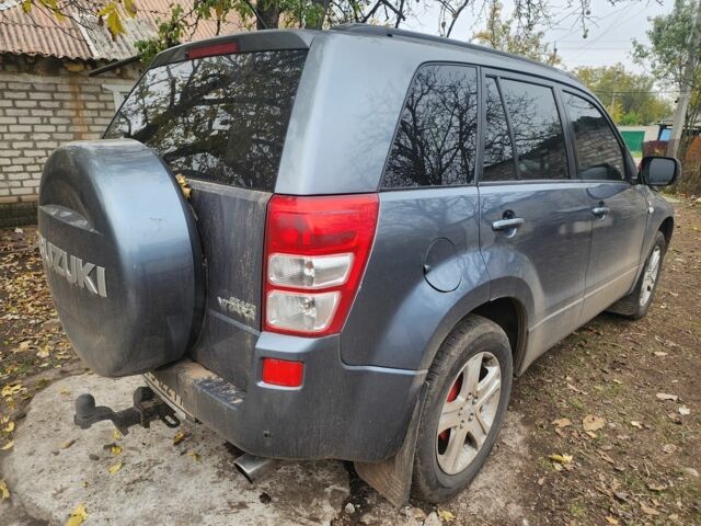 Серый Сузуки Гранд Витара, объемом двигателя 2.7 л и пробегом 200 тыс. км за 8000 $, фото 3 на Automoto.ua