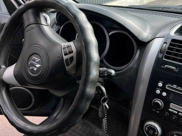 Серый Сузуки Гранд Витара, объемом двигателя 2 л и пробегом 280 тыс. км за 5200 $, фото 10 на Automoto.ua