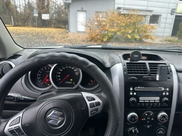 Серый Сузуки Гранд Витара, объемом двигателя 0 л и пробегом 250 тыс. км за 3500 $, фото 12 на Automoto.ua