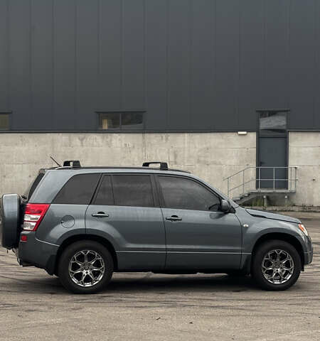 Сірий Сузукі Гранд Вітара, об'ємом двигуна 2.74 л та пробігом 125 тис. км за 9800 $, фото 5 на Automoto.ua