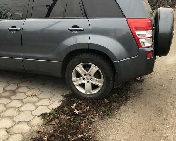 Сірий Сузукі Гранд Вітара, об'ємом двигуна 2 л та пробігом 115 тис. км за 7689 $, фото 5 на Automoto.ua
