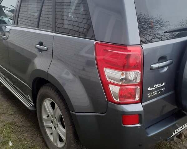 Серый Сузуки Гранд Витара, объемом двигателя 1.87 л и пробегом 250 тыс. км за 8300 $, фото 3 на Automoto.ua