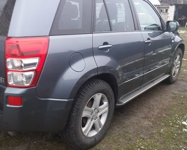 Серый Сузуки Гранд Витара, объемом двигателя 1.87 л и пробегом 250 тыс. км за 8300 $, фото 4 на Automoto.ua