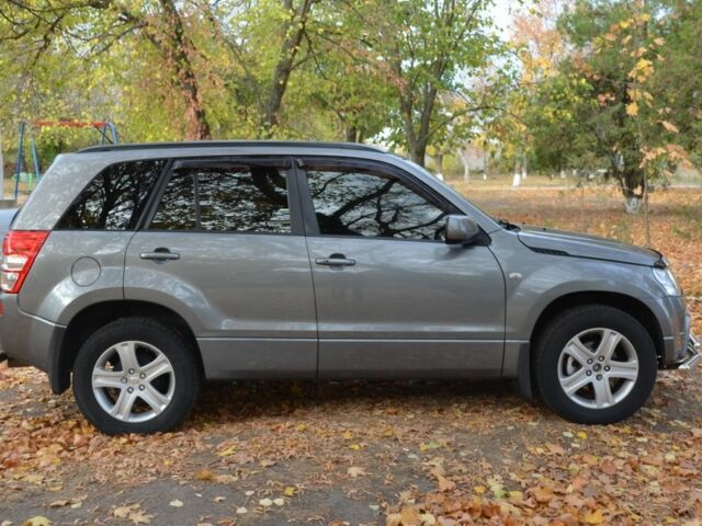 Серый Сузуки Гранд Витара, объемом двигателя 2.7 л и пробегом 173 тыс. км за 8100 $, фото 2 на Automoto.ua
