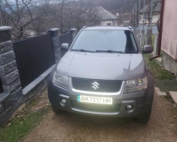 Серый Сузуки Гранд Витара, объемом двигателя 1.87 л и пробегом 270 тыс. км за 8100 $, фото 2 на Automoto.ua