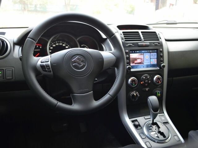 Серый Сузуки Гранд Витара, объемом двигателя 2.7 л и пробегом 173 тыс. км за 8100 $, фото 9 на Automoto.ua