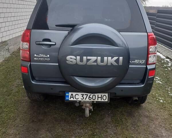 Серый Сузуки Гранд Витара, объемом двигателя 1.87 л и пробегом 250 тыс. км за 8300 $, фото 1 на Automoto.ua