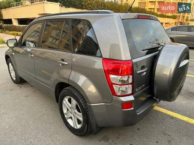 Серый Сузуки Гранд Витара, объемом двигателя 2 л и пробегом 120 тыс. км за 8200 $, фото 6 на Automoto.ua