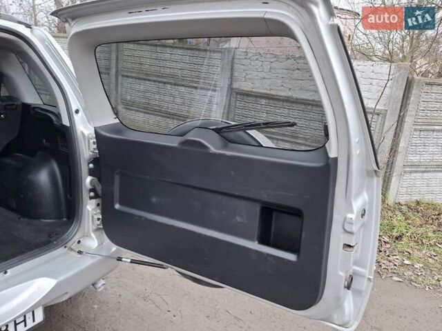 Серый Сузуки Гранд Витара, объемом двигателя 1.87 л и пробегом 248 тыс. км за 6950 $, фото 35 на Automoto.ua