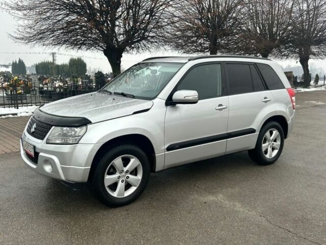 Сірий Сузукі Гранд Вітара, об'ємом двигуна 2 л та пробігом 246 тис. км за 3500 $, фото 2 на Automoto.ua