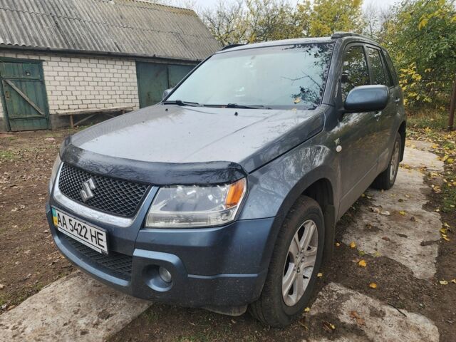 Серый Сузуки Гранд Витара, объемом двигателя 2.7 л и пробегом 200 тыс. км за 8000 $, фото 1 на Automoto.ua