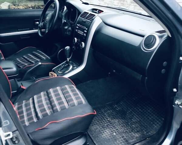 Сірий Сузукі Гранд Вітара, об'ємом двигуна 2 л та пробігом 115 тис. км за 7689 $, фото 11 на Automoto.ua