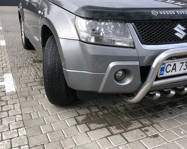 Серый Сузуки Гранд Витара, объемом двигателя 2 л и пробегом 274 тыс. км за 6800 $, фото 5 на Automoto.ua