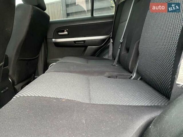 Серый Сузуки Гранд Витара, объемом двигателя 2 л и пробегом 198 тыс. км за 6600 $, фото 18 на Automoto.ua