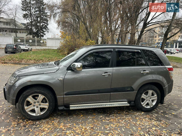 Серый Сузуки Гранд Витара, объемом двигателя 2 л и пробегом 89 тыс. км за 8000 $, фото 6 на Automoto.ua